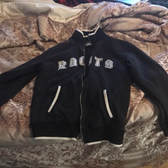 ROOTS SWEATER - Picture 1 of 2